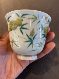 Tasse &agrave; vin en porcelaine de Chine &agrave; d&eacute;cor floral, marque et &eacute;poque de Guangxu