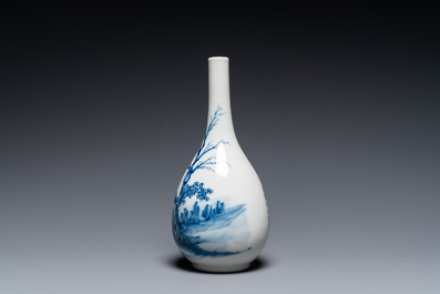 Vase de forme bouteille en porcelaine de Chine 'Bleu de Hue' pour le Vietnam, marque Thọ 壽, 19&egrave;me