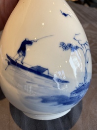 Vase de forme bouteille en porcelaine de Chine 'Bleu de Hue' pour le Vietnam, marque Thọ 壽, 19&egrave;me