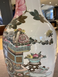 A Chinese qianjiang cai 'antiquities' vase, signed Dai Huanzhao 戴煥昭, dated 1908
