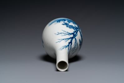 Vase de forme bouteille en porcelaine de Chine 'Bleu de Hue' pour le Vietnam, marque Thọ 壽, 19&egrave;me