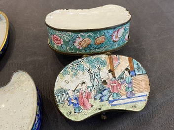 Two Chinese Canton enamel snuff boxes and covers, 18/19th C.