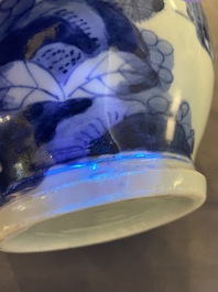 Verseuse en porcelaine de Japon en bleu et blanc, Edo, 17&egrave;me