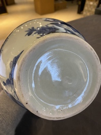 Verseuse en porcelaine de Japon en bleu et blanc, Edo, 17&egrave;me