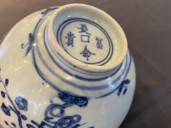 Bol en porcelaine de Chine en bleu et blanc, marque de Chang Ming Fu Gui 長命富貴, Jiajing