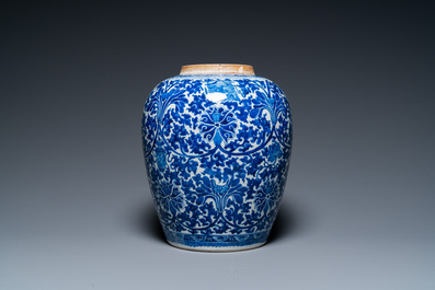 A Chinese blue and white 'lotus scroll' jar, 19th C.