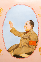 Twee Chinese plaquettes met Culturele Revolutie decor van Mao Zedong