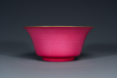 A Chinese monochrome ruby-glazed bowl, Guangxu mark, 19/20th C.