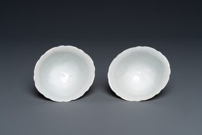 Paire de coupes libatoires en porcelaine blanc de Chine, probablement Qing