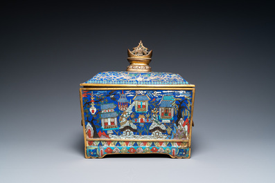 Een rechthoekige Chinese cloisonn&eacute; wierookbrander met deksel, Qing