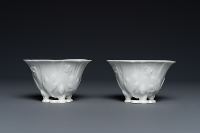 Een paar Chinese blanc de Chine libation cups, wellicht Qing