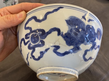 Bol en porcelaine de Chine en bleu et blanc &agrave; d&eacute;cor de lions bouddhistes, marque de De Xin Tang Zhi 德馨堂製, Shunzhi