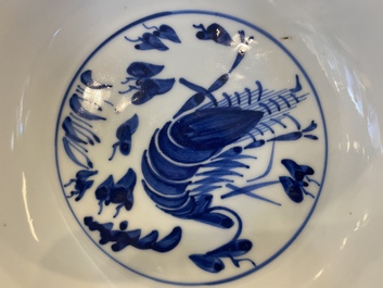 Coupe en porcelaine de Chine en bleu et blanc &agrave; d&eacute;cor d'une crevette, Tianqi