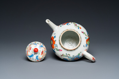 Th&eacute;i&egrave;re couverte en porcelaine de Chine famille rose &agrave; d&eacute;cor 'Pompadour', Qianlong