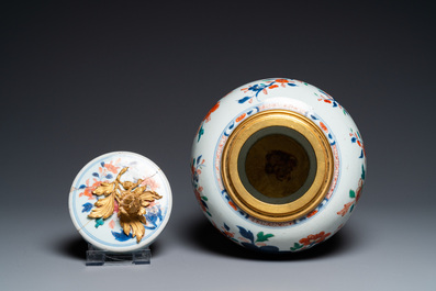 Pot couvert en porcelaine de Chine rose-Imari mont&eacute; en bronze dor&eacute;, Qianlong
