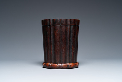 A Chinese hardwood brush pot on stand, 19/20th C.