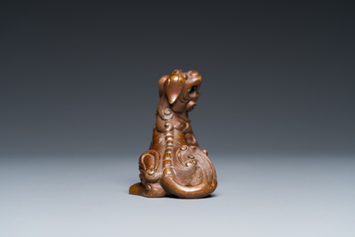 Poids de rouleau en bronze en forme de lion bouddhiste, Chine, Qing