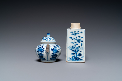 14 pi&egrave;ces &agrave; th&eacute; en porcelaine de Chine en bleu et blanc, Kangxi et post&eacute;rieur