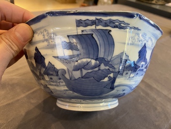 Een octagonale blauw-witte Japanse Arita 'van Frytom' kom, Chenghua merk, Edo, 18e eeuw