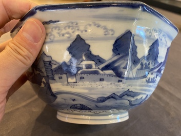 Een octagonale blauw-witte Japanse Arita 'van Frytom' kom, Chenghua merk, Edo, 18e eeuw