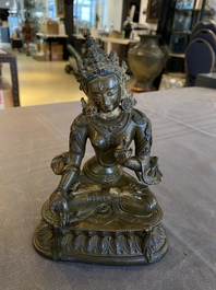 A Sino-Tibetan gilt bronze Tara, 17/18th C.