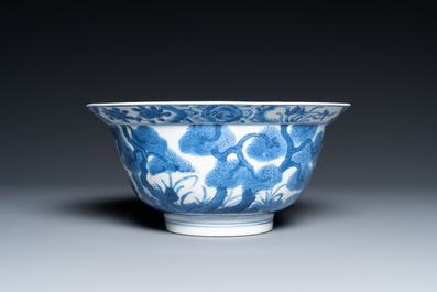 Een Chinese blauw-witte 'klapmuts' kom, Kangxi merk en periode