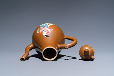 A pair of Chinese famille rose plates and a brown-ground jug and cover, Yongzheng