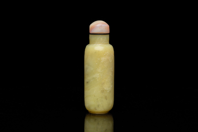 A Chinese yellow jade snuff bottle, Qing