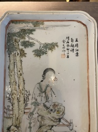 Een rechthoekig Chinees qianjiang cai plateau, gesigneerd Yu Zi Ming 俞子明, gedat. 1903