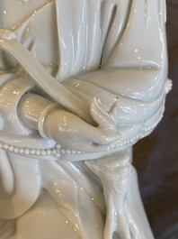 Sculpture de Guanyin en porcelaine blanc de Chine de Dehua, marque de Boji Yuren 博及漁人, 19/20&egrave;me