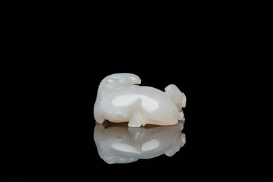 Groupe en jade blanc sculpt&eacute; figurant deux b&eacute;liers, Chine, 19&egrave;me