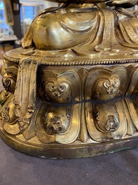 A large Chinese gilded bronze Buddha Amitayus, 19/20th C.