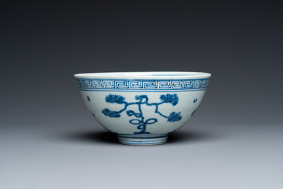 Een Chinese blauw-witte 'Shou' kom, Chang Ming Fu Gui 長命富貴 merk, Jiajing