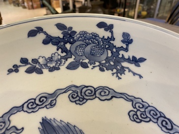 A large Chinese blue and white 'Bleu de Hue' dish for the Vietnamese market, Shi De Ding Zhi 世德定製 mark, 19th C.