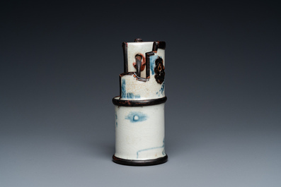 A South-Chinese or Vietnamese blue and white water pipe, 19th C.