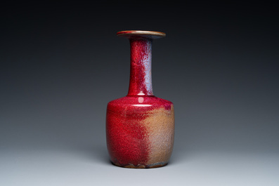 A Chinese flamb&eacute;-glazed mallet-shaped vase, 19/20th C.