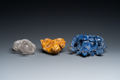 Sculpture de Bouddha en lapis lazuli et deux de Guanyin en pierre &agrave; savon et cristal de roche, Chine, 19/20&egrave;me