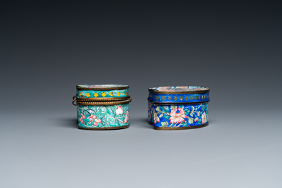 Two Chinese Canton enamel snuff boxes and covers, 18/19th C.