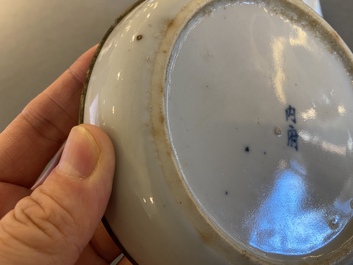 Twee Chinese blauw-witte 'Bleu de Hue' 'draken' borden voor de Vietnamese markt, 19e eeuw