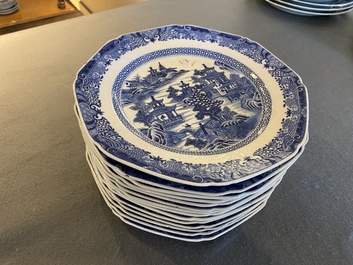 A Chinese blue and white 53-piece service, Qianlong