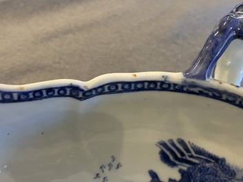 Een Chinees blauw-wit 53-delig servies, Qianlong