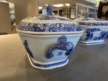 Service &agrave; 53 pi&egrave;ces en porcelaine de Chine en bleu et blanc, Qianlong