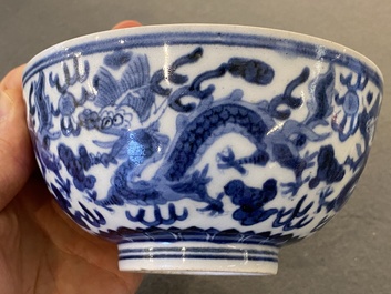 Bol en porcelaine de Chine 'Bleu de Hue' pour le Vietnam, marque de Gi&aacute;p T&iacute;, ca. 1804