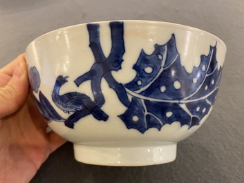 Bol d'une ambassade royale en porcelaine de Chine 'Bleu de Hue' pour le Vietnam, marque de T&acirc;n Sửu  辛丑, dat&eacute; 1841