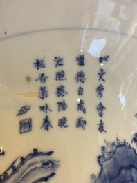 Een Chinese blauw-witte 'Bleu de Hue' kwispedoor voor de Vietnamese koning Khai Dinh, Nội phủ đ&atilde;i tạo 內府待造 mark, ca. 1924