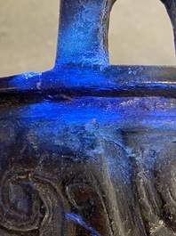 Een Chinese archa&iuml;sche bronzen driepotige 'Ding' ketel met inscriptie, Noordelijke Song
