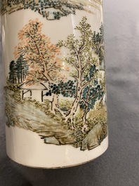 Porte-chapeau en porcelaine de Chine qianjiang cai, sign&eacute; Wang You Tang 汪友棠 et dat&eacute; 1904