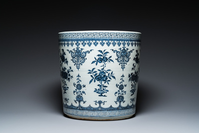 A fine Chinese blue and white 'sanduo' jardini&egrave;re, Qianlong