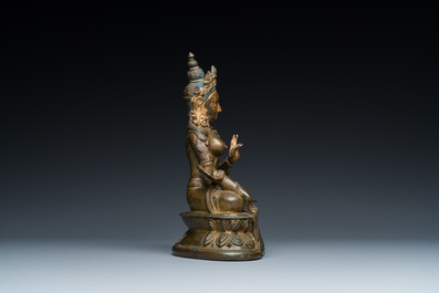 A Sino-Tibetan gilt bronze Tara, 17/18th C.