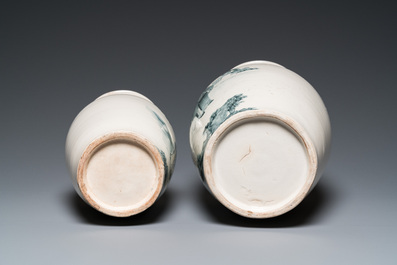 Deux vases en porcelaine de Chine en grisaille, un avec une marque de Jinhe 錦合, fours de Fengxi Chaozhou, 19/20&egrave;me